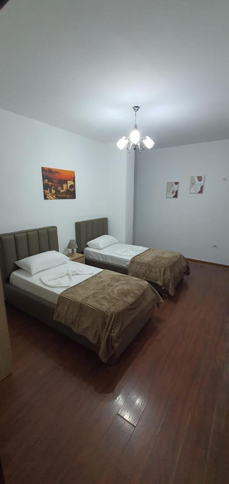 City Center Apartment Shkoder Luaran gambar