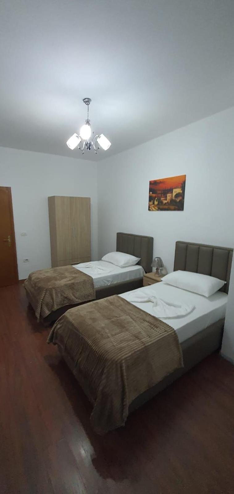 City Center Apartment Shkoder Luaran gambar